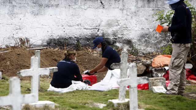 Mais de 2,71 milhões de mortes desde o início da pandemia