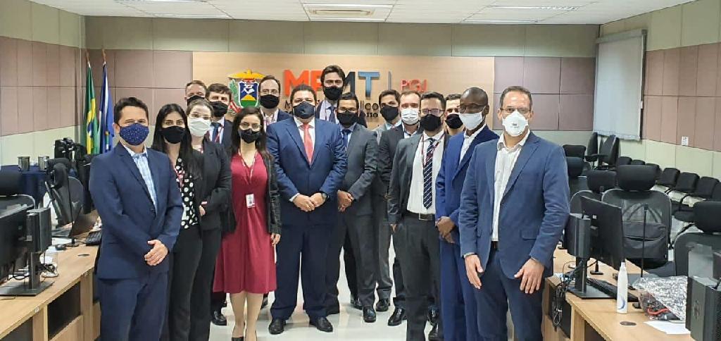 Diretoria da Polícia Civil se reúne com promotores de Justiça em Curso de Formação