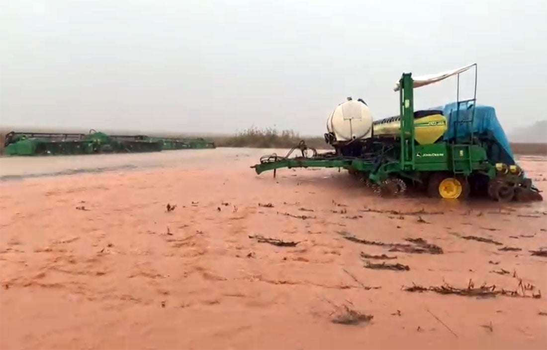 Chuvas atrasam ainda mais colheita da soja no Nortão e causam prejuízos