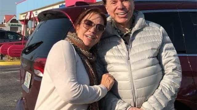 Aos 71 anos, Íris Abravanel é vacinada contra Covid e é criticada