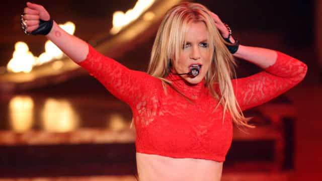 Britney Spears diz que mãe quer que ela volte a cantar ao recordar show