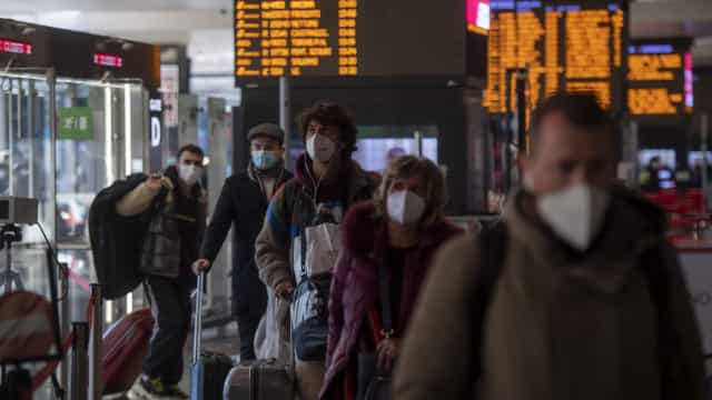OMS alerta para alta nos casos globais de covid-19 pela 4ª semana seguida