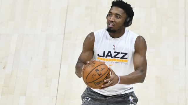 Avião do Utah Jazz pousa com segurança depois de ser atingido por pássaros