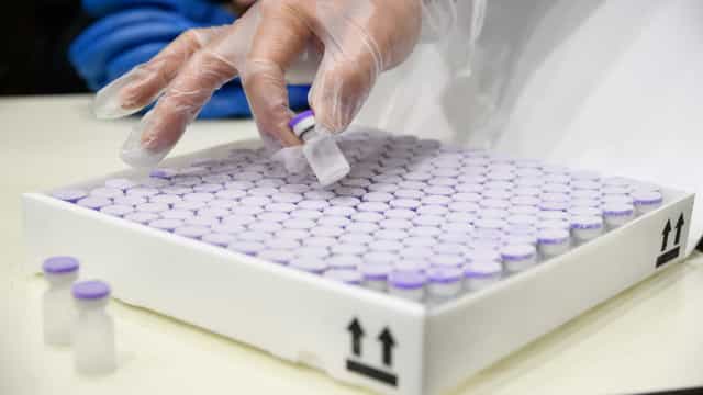 Fiocruz entrega 728 mil doses de vacina contra covid-19