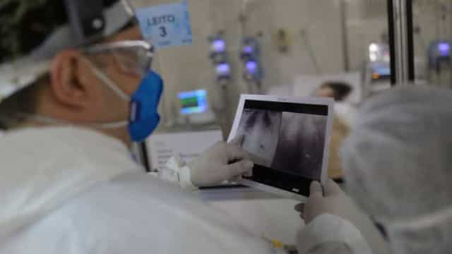 Novas cepas do coronavírus pioram situação em Minas Gerais