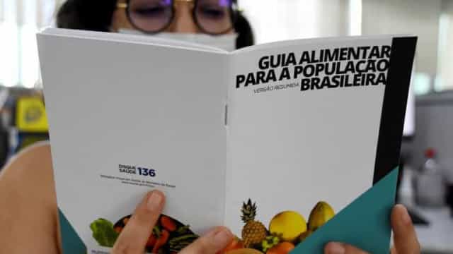 Saúde lança guia alimentar de bolso para menores de 2 anosNotícias ao Minuto Brasil – Brasil