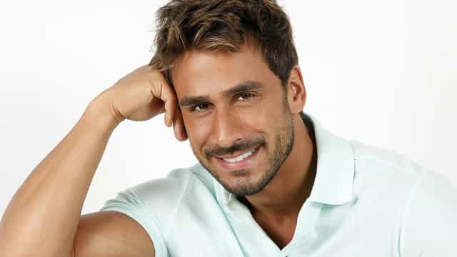 Julio Rocha vai apresentar o TV Fama ao lado de Ligia Mendes e Alinne Prado