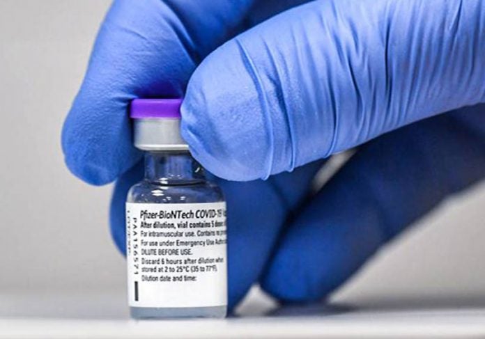 Vacina da Pfizer é 100% eficaz em adolescentes de 12 a 15 anos: pesquisa