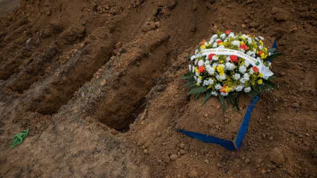 Pandemia já matou pelo menos 2,89 milhões de pessoas no mundo