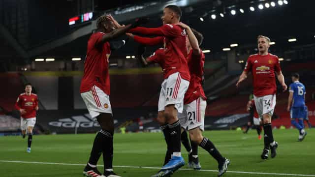 Manchester United busca virada diante do Brighton e se consolida em 2° no Inglês
