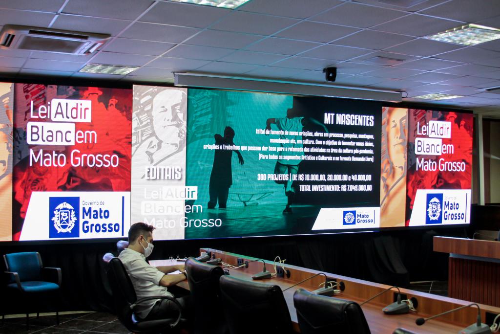 Governo desenvolve ações emergenciais para socorrer profissionais da Cultura em Cuiabá