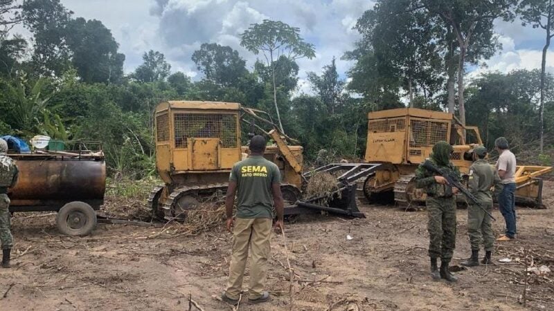 Operação flagra desmatamento ilegal e apreende 8 tratores em Confresa