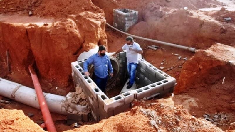 Chiquinho Aboiador e Evandro Kommers vistoriam obra de construção de galeria de águas pluviais