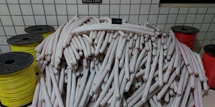 Polícia detona quase 600 explosivos apreendidos na região de Castelo de Sonhos