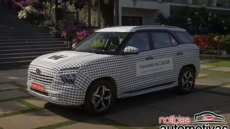 Hyundai Alcazar tem teaser com camuflagem na Índia (vídeo)
