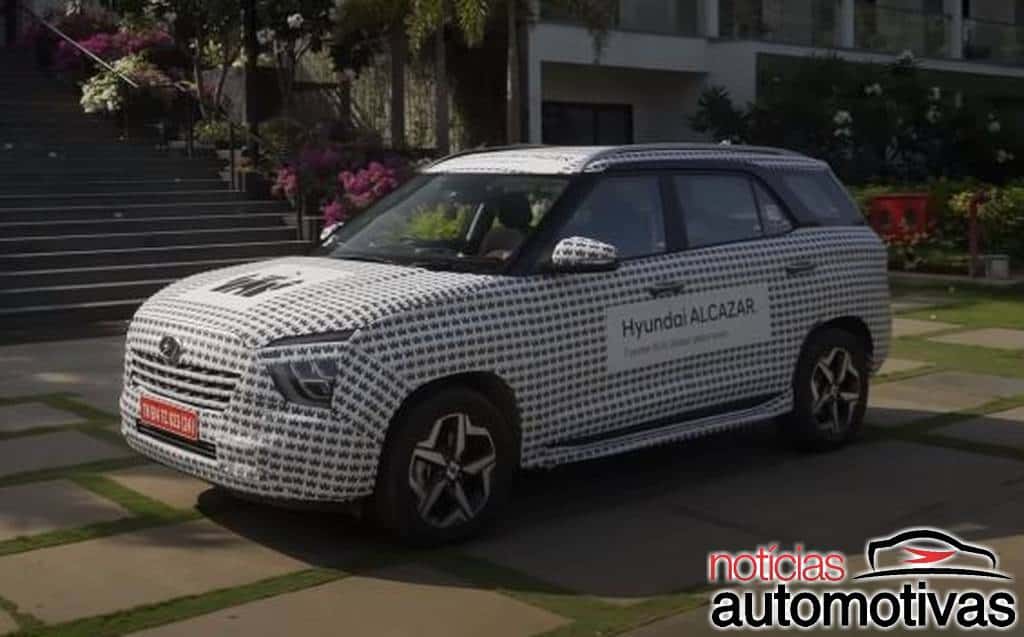 Hyundai Alcazar tem teaser com camuflagem na Índia (vídeo)