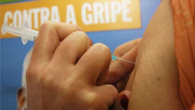 Campanha de vacinação contra a gripe começa nesta segunda no país