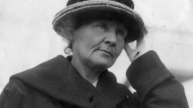 ‘Radioactive’, filme sobre Marie Curie, agrada e irrita em proporção igual