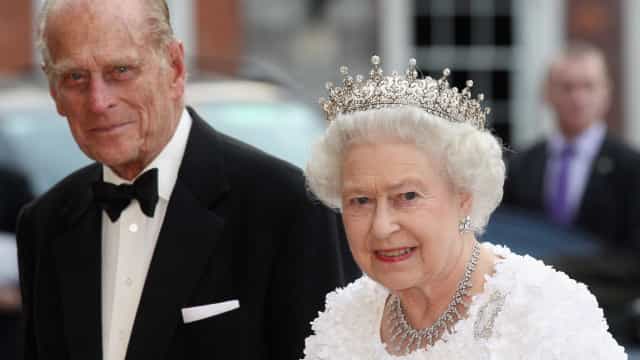 Príncipe Philip, marido da rainha Elizabeth II, morre aos 99 anos