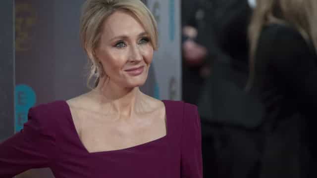 J.K. Rowling, autora de ‘Harry Potter’, lança novo romance infantil neste ano