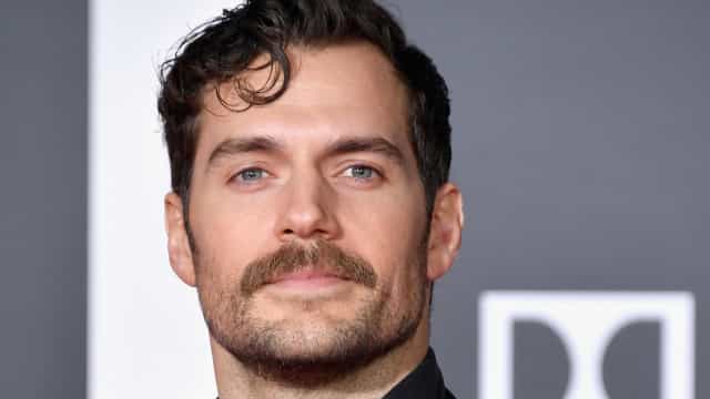 ‘Meu lindo e brilhante amor’, se declara Henry Cavill a nova namorada