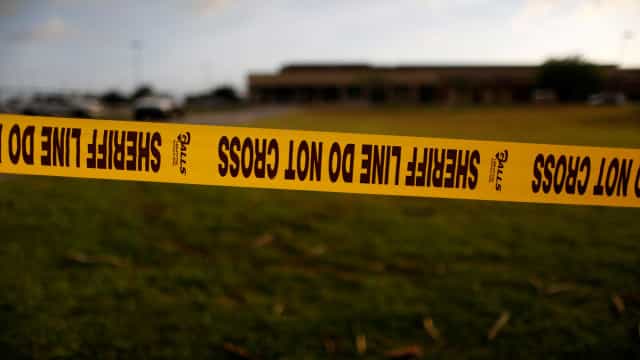 Gêmeos matam os pais, a irmã, a avó e se suicidam logo depois