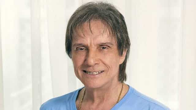 Rosa de Roberto Carlos vale mais que ganhar na loteria, afirma fã