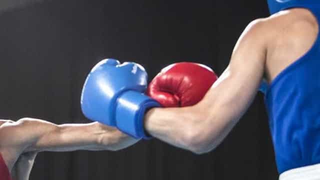 Boxeador brasileiro é detido por 24h no México e perde cinturão sem lutar.