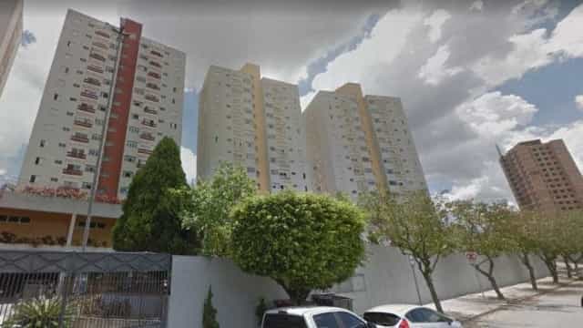 Prédios fecham áreas comuns e até limitam número de visitas