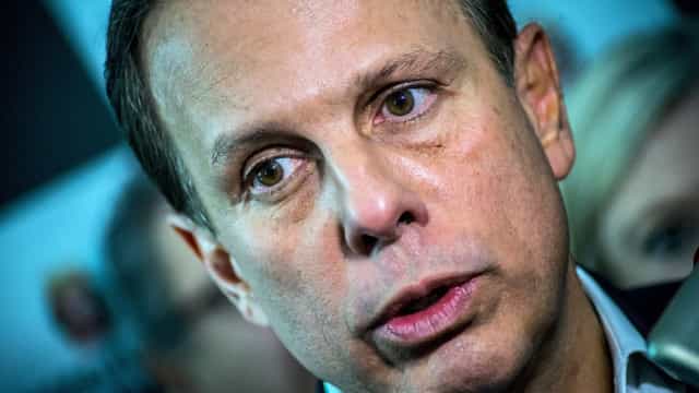 Médicos veem flexibilização precoce da quarentena em SP