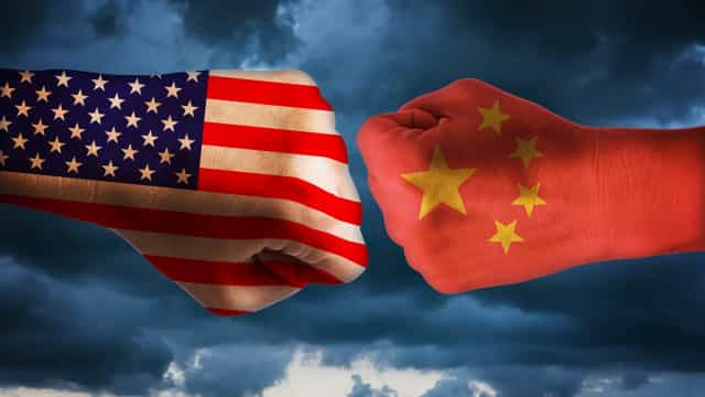 China: ministério pede retomada de diálogo comercial com EUA