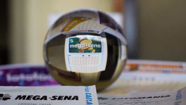Nenhuma aposta acerta a Mega-Sena e prêmio acumula em R$ 28 milhões