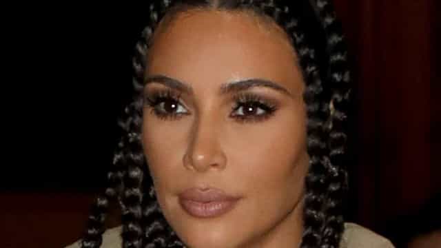 Kim Kardashian e sua família foram inspiração para ‘Bridgerton’, diz atriz