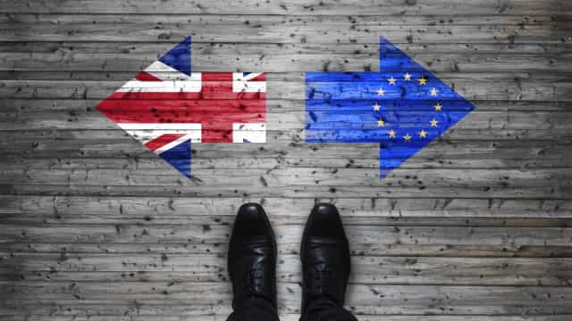 Acordo pós-Brexit dá aval a retaliação unilateral, diz Comissão Europeia