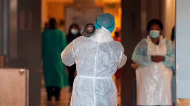 SP começa a distribuir 407,5 mil kits de intubação doados por empresas