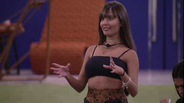 BBB21: Família vê timidez de Thaís como estratégia de jogo