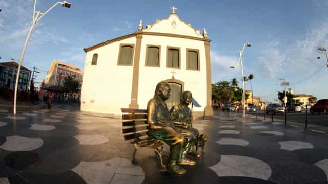 Governo prorroga restrições e aulas presenciais em toda a Bahia