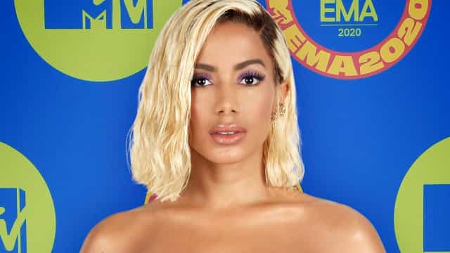 Atualmente em Miami, Anitta revela que já foi vacinada contra a Covid-19