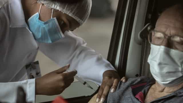 Covid-19: 1,5 milhão de brasileiros estão com segunda dose atrasada