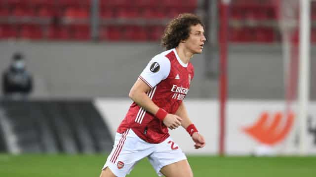 Técnico do Arsenal revela que David Luiz pode sofrer cirurgia no joelho