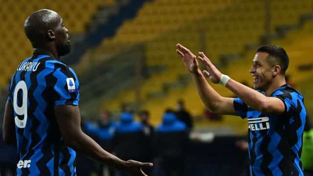 Lukaku marca e Internazionale abre vantagem sobre o Milan na ponta do Italiano