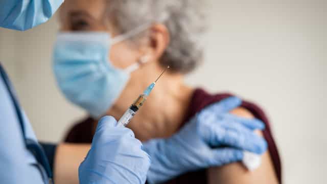 Número de vacinados contra a covid-19 supera 19,1 milhões, 9% da população