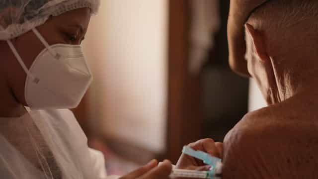 Covid-19: vacinação em Serrana (SP) imuniza mais de 97% da população