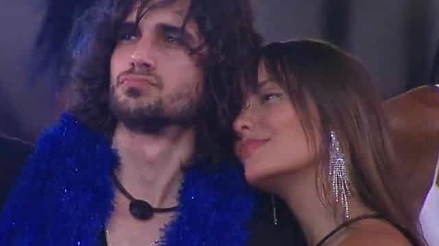 Fiuk reclama com Thaís: ‘Ficou a noite inteira de costas para mim"