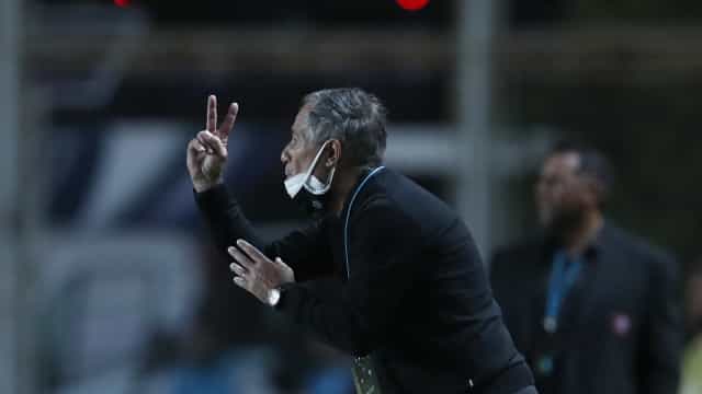 Holan assume culpa por derrota do Santos: ‘Temos que melhorar muito’