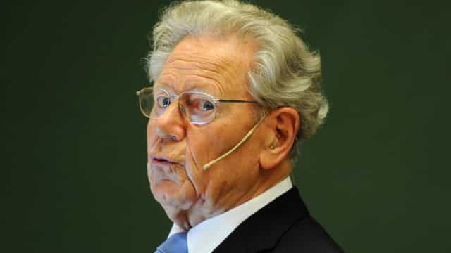 Morre teólogo Hans Küng, um dos principais críticos da Igreja Católica