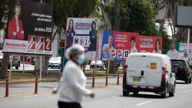 Congresso do Peru bane Vizcarra de cargos públicos por 10 anos por furar fila da vacina