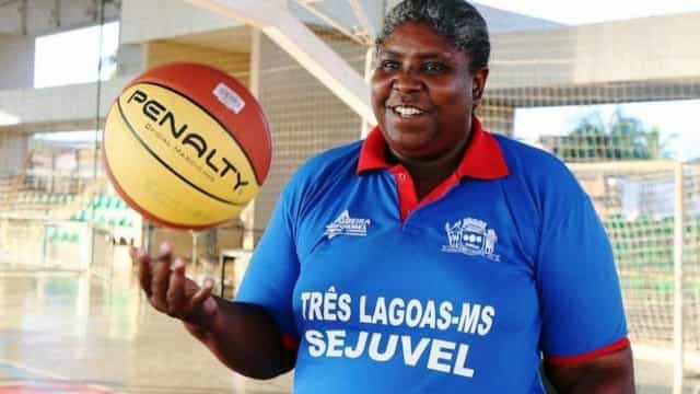 Ruth, campeã mundial de basquete com o Brasil, morre aos 52