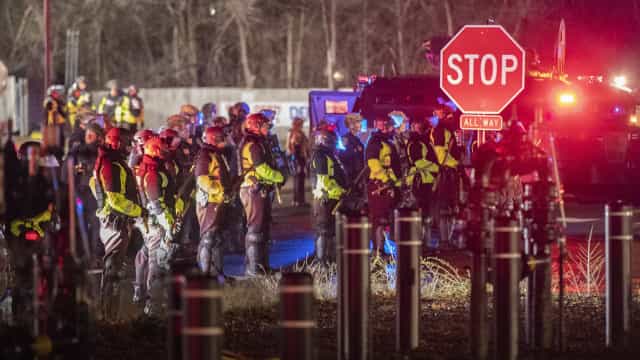 Polícia prende mais de 50 em 2ª noite de protestos após morte de homem negro nos EUA