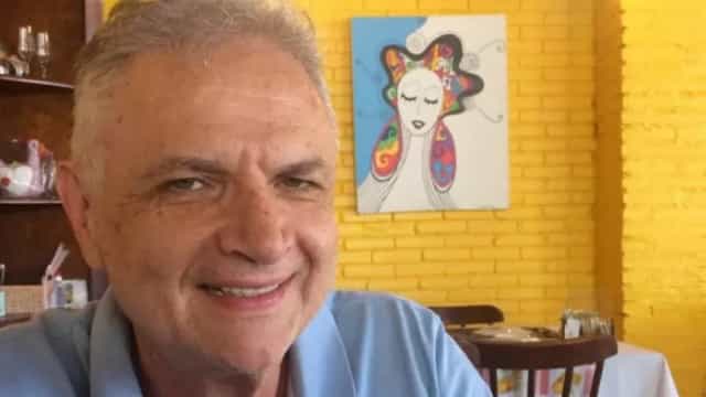 Morre o publicitário Einhart Paz, vítima de complicações da covid-19